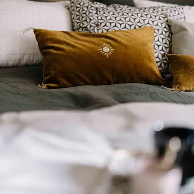 Fabric cushions - Coussin Velours or - BONCOEURS