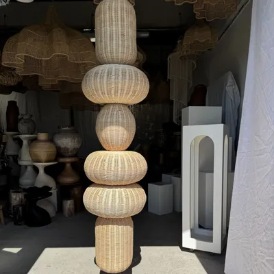 Hanging lights - Immense column suspension, superposition of burping spherical volumes - OFFICE OBJETS