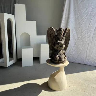 Sculptures, statuettes and miniatures - Traditional Indonesian rock sculpture of a winged deity - OFFICE OBJETS