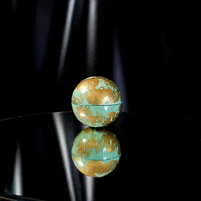 Candles - Globe Classic Candle — Jasmine - PONPON CURIOSITAS