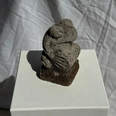 Accessoires de déco extérieure - Petite grenouille sculpture de pierre calcaire balinaise tambour - OFFICE OBJETS
