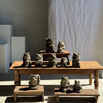Sculptures, statuettes and miniatures - Little frog limestone carving hand on torso - OFFICE OBJETS