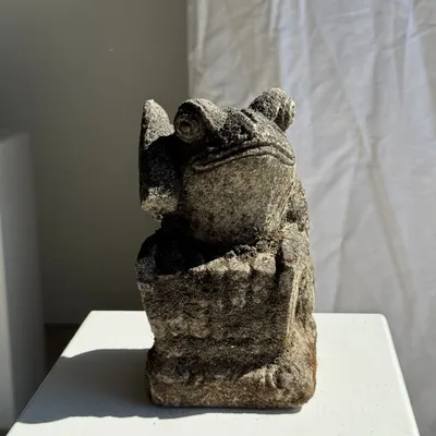 Sculptures, statuettes et miniatures - Petite grenouille sculpture de pierre calcaire balinaise - OFFICE OBJETS