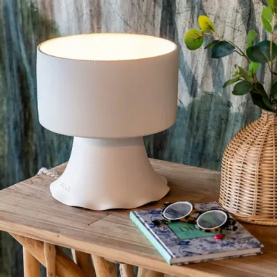 Lampes à poser - ONDA - Lampe à poser en terre cuite blanche - HYDILE