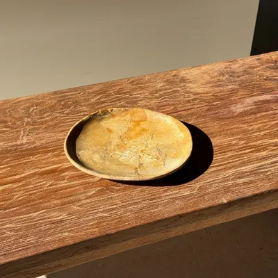 Assiettes de réception - Petit vide poche ou plat en bois pétrifié beige orangé D20,5 -3308 - OFFICE OBJETS