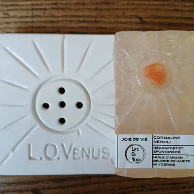 Scent diffusers - Soap Dish with PURE SPIRIT Soap - LIFE ON VENUS