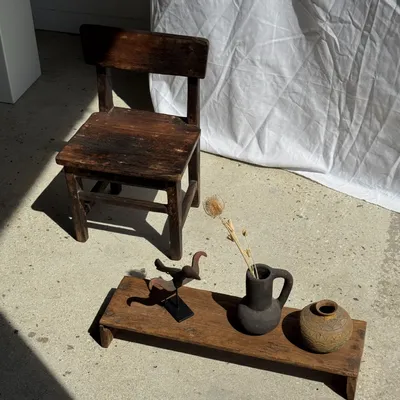 Sculptures, statuettes et miniatures - Oiseau décoratif traditionnel indonésien en bois sur socle - OFFICE OBJETS