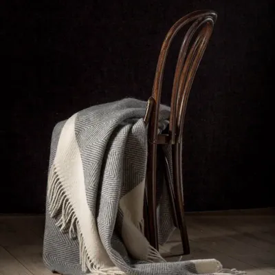 Plaids - Plaid en laine FLORENCE - gris - MOST-BLANKETS