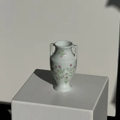 Vases - Petite amphore en porcelaine du Lys Royal de Limoges tirage limité - OFFICE OBJETS