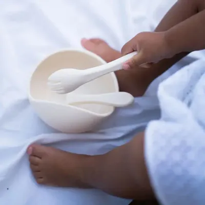 Repas pour enfant - Bol et Couverts Silicone L'Ananas Victoria - POP ET SES FRÈRES