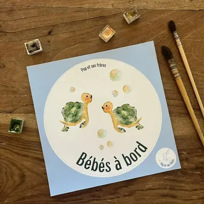 Objets déco enfant - Sticker Bébé à Bord - Les Deux Petites Tortues Français - POP ET SES FRÈRES