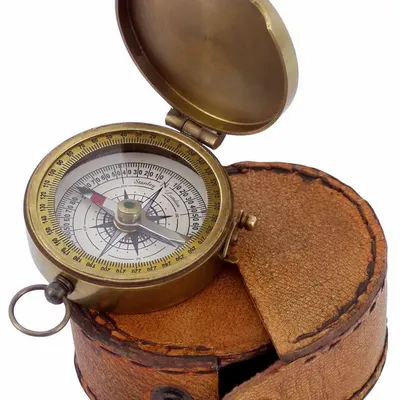 Decorative objects - Antique brass finish compass, inside its leather pouch diam. 2" - TRADE WINDS