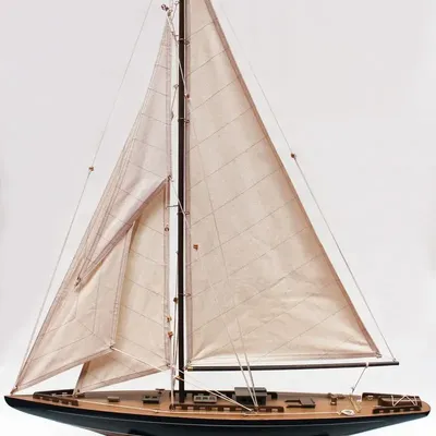 Objets de décoration - Maquette Endeavour, L.72 x H.100 x l.16 cm - TRADE WINDS