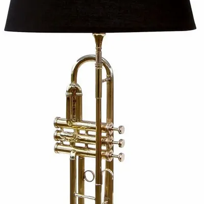 Lampes à poser - Lampe trompette en L, base en pierre, H. 77 cm, 230 v - E27 - 60W, livrée av aj - TRADE WINDS
