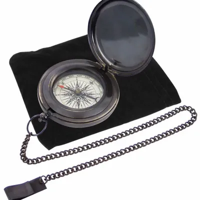 Objets de décoration - Boussole chemin de fer laiton vieilli, Ø 6.7 cm av chainette ds étui velours - TRADE WINDS