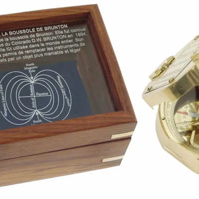 Objets de décoration - Boussole de Brunton laiton brillant dans coffret bois, diam.8 cm - TRADE WINDS