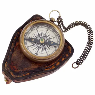 Objets de décoration - Boussole laiton vieilli D.5.5 cm av chainette et étui cuir - TRADE WINDS