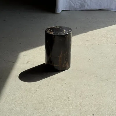 Coffee tables - Small side table in black petrified wood with beige stripes H28 D18 - OFFICE OBJETS
