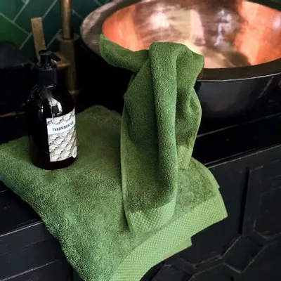 Bath towels - SERVIETTE DE TOILETTE DALARÖ, VERT FONCE 30x50cm 100 % coton, 580 g/m2 - BY WILLE