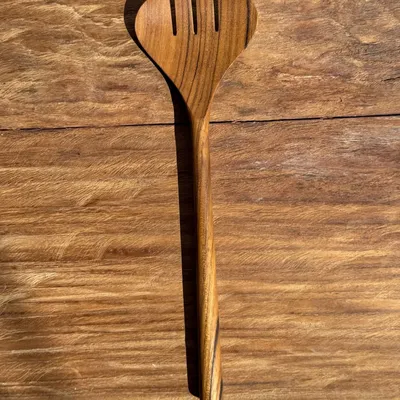 Fourchettes - Couvert à salade ou grande cuillère en teck ovale fendue L18 D8,5 - OFFICE OBJETS