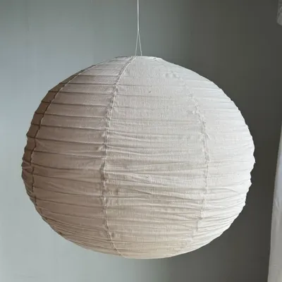 Suspensions - Très grande suspension en rotin et lin naturel japonisante ronde rosée - OFFICE OBJETS