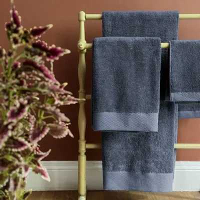 Serviettes de bain - SERVIETTE DE TOILETTE DALARÖ, BLEU INDIGO 50x70cm 100% coton, 580 g/m2 - BY WILLE