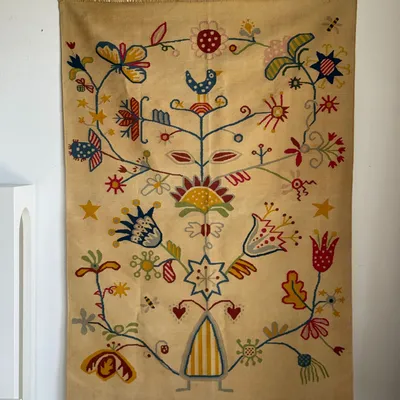 Contemporary carpets - Large beige Indian rug with floral patterns 196x137 - OFFICE OBJETS