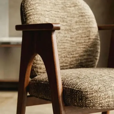Chairs - Chaise teinte noyer & tissu marron - EMPREINTE DU TEMPS