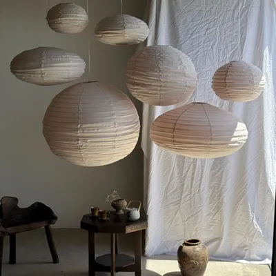 Suspensions - Grande suspension en rotin et lin naturel japonisante ovale aplatie - OFFICE OBJETS
