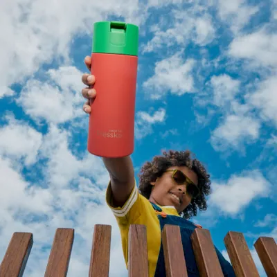 Repas pour enfant - Bouteille d'eau PLAY pour enfants 420 ml/14 oz - MADE BY FRESSKO