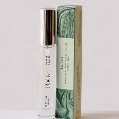 Parfums pour soi et eaux de toilette - Poète Clothing Spritz™ 15ml - Spray Défroissant de Parfumerie Fine - POÈTE