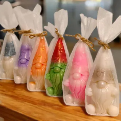 Christmas table settings - Santa Candle Gift Set – 6 Pieces of Christmas Joy - WIRAWIRI
