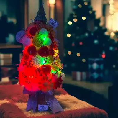 Candles - Festive Christmas Tree Candle Bouquet – Floral Arrangement - WIRAWIRI