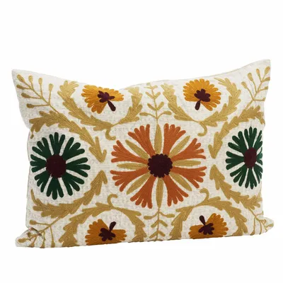 Coussins - Housse de coussin brodée de Suzani - MADAM STOLTZ