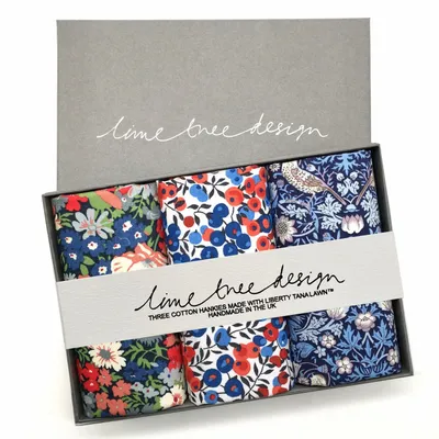Prêt-à-porter - 3 mouchoirs fabriqués avec Liberty Tana Lawn - Percy Thrower - LIME TREE DESIGN