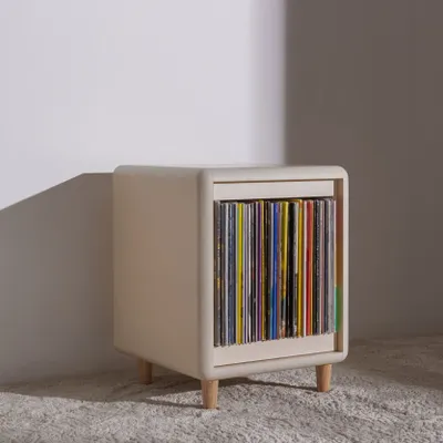 Tables basses - Otis — Table de chevet sculpturale pour vinyles - GROOVALY