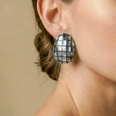 Jewelry - Black lip simple stud earrings - Rivoli - NATURE BIJOUX