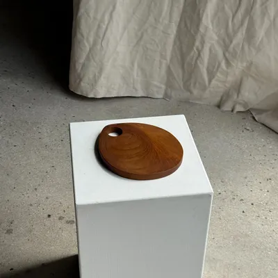 Ustensiles de cuisine - Petite planche à découper en teck monoxyle circulaire à anse 22 x 13 - OFFICE OBJETS