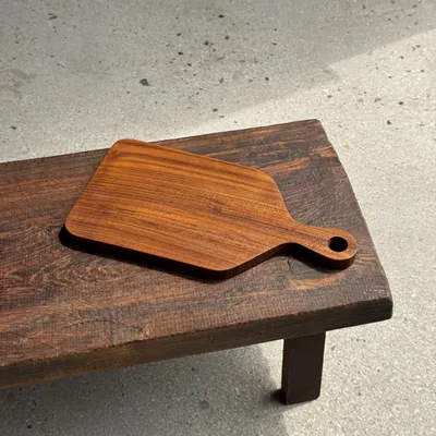 Table mat - Rectangular monoxyl teak cutting board with extended handle - OFFICE OBJETS