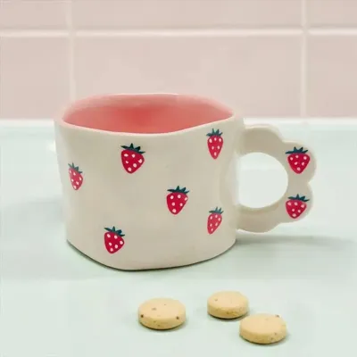 Mugs - Ceramic Cup organic Strawberry FL handle - NOÏ