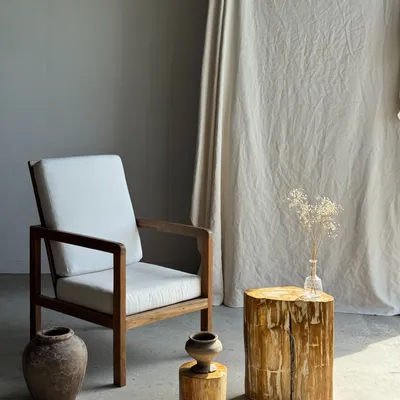 Tabourets - Table d'appoint en bois pétrifié orange doré et blanche ovale H46 D38 - OFFICE OBJETS