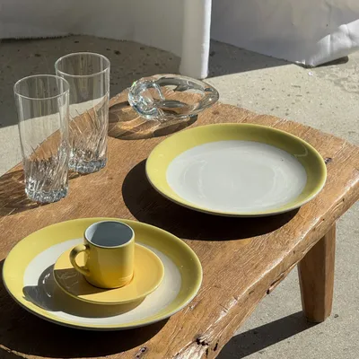 Everyday plates - Set of 2 large plates with yellow border, brand 12 - OFFICE OBJETS