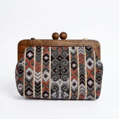 Sacs et cabas - Sac brodé baloutche terracotta et gris avec cadre en bois de noyer - DASTHAA