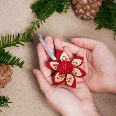 Christmas garlands and baubles - Flower of Life Handcrafted Ornament - UNHCR/MADE51