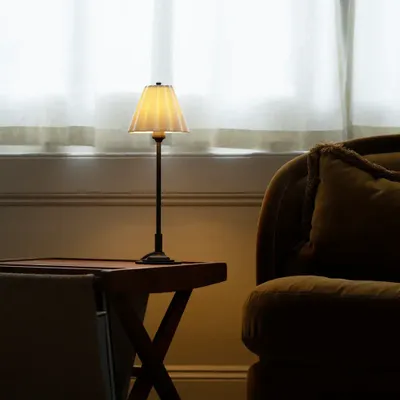 Desk lamps - Cotswold Small Table Lamp Fine Porcelain - Bronze - CORSTON ARCHITECTURAL DETAIL