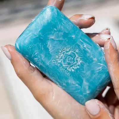 Fragrance for women & men - BLUE GROTTO BODY SOAP - Fresh Acqua Marine 150g - CASA AMALFI