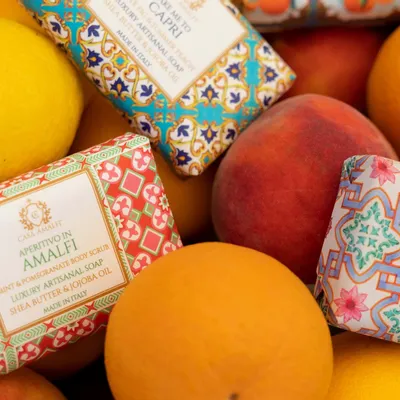Parfums pour soi et eaux de toilette - APERITIVO IN AMALFI - Gommage pour le Corps Spritz di Frutta 150g - CASA AMALFI