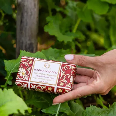 Fragrance for women & men - SUNDAY IN NAPOLI BODY SOAP - Tomato Leaf & Magnolia 150g - CASA AMALFI