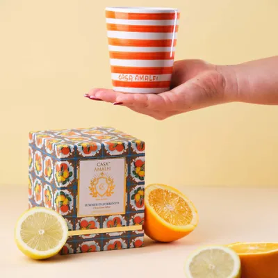 Parfums pour soi et eaux de toilette - SUMMER IN SORRENTO Bougie en Cire de Soja Peinte à la Main - Bergamote & Fleur d'Oranger 200g - CASA AMALFI