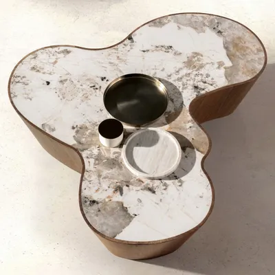 Tables basses - Table basse de forme organique en marbre céramique et noyer - ANGEL CERDÁ